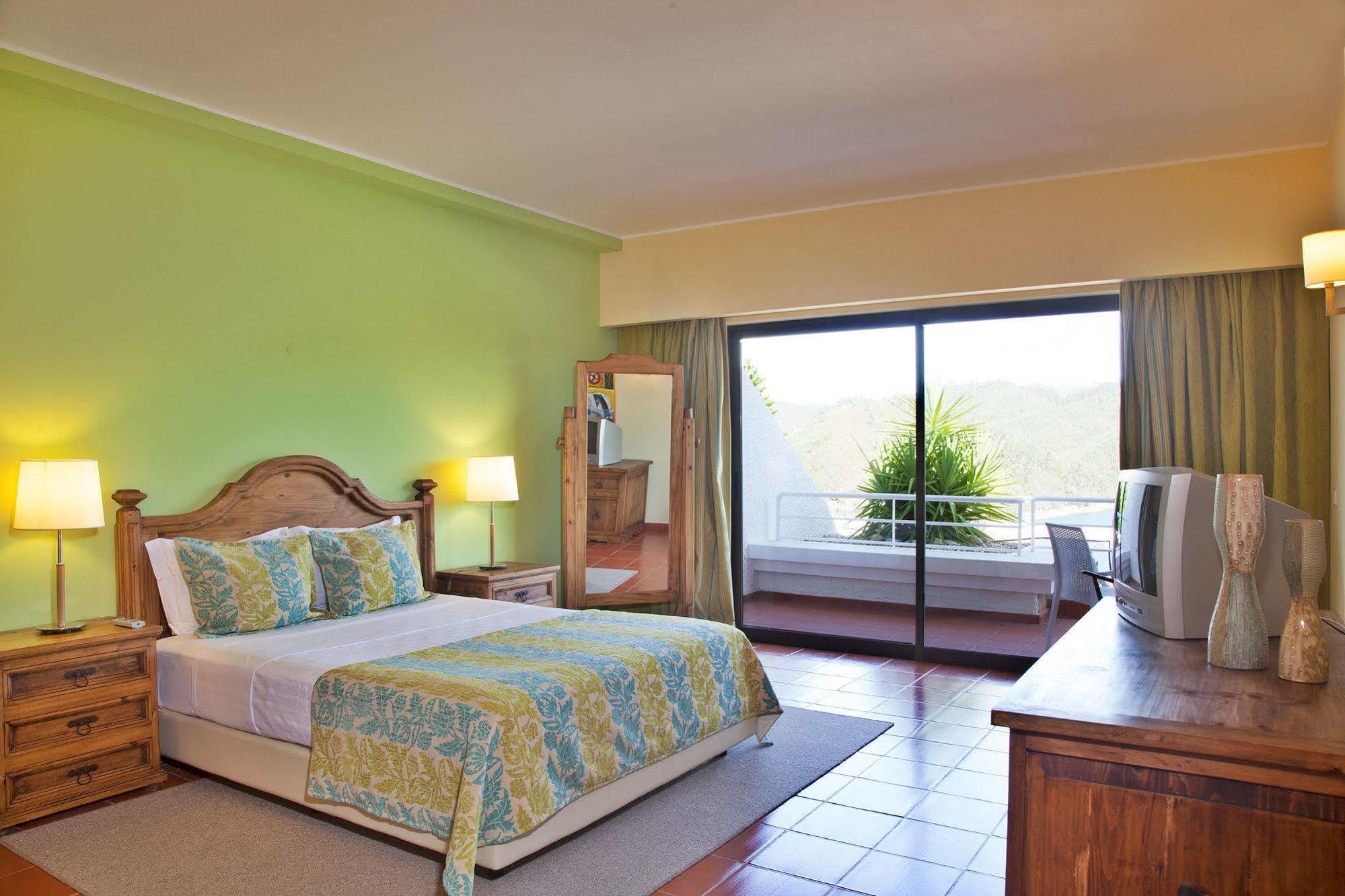 Apartamentos Do Lago Ferreira do Zêzere Extérieur photo